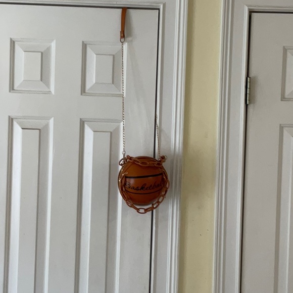 Basketball Themed Handbag - Picture 4 of 5